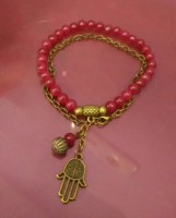 Pulsera perlas granate mano de Fátima